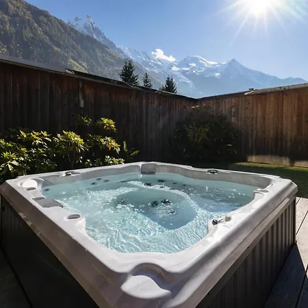 Au Bon Coin - Luxury Hidden Haven, Mont Blanc View, Hot Tub And Garden