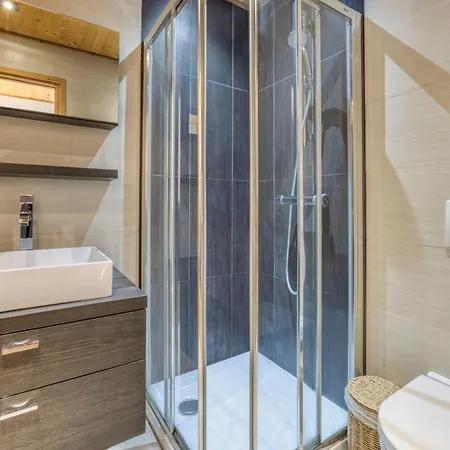 Lägenhet Au Bon Coin - Luxury Hidden Haven, Mont Blanc View, Hot Tub And Garden Chamonix