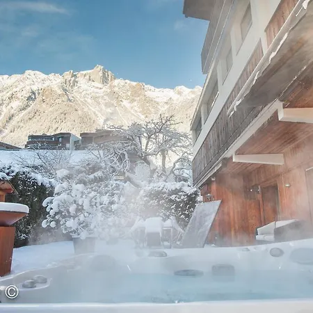 Апартаменти Au Bon Coin - Luxury Hidden Haven, Mont Blanc View, Hot Tub And Garden