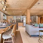 Au Bon Coin - Luxury Hidden Haven, Mont Blanc View, Hot Tub And Garden Lägenhet *