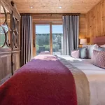 Lägenhet Au Bon Coin - Luxury Hidden Haven, Mont Blanc View, Hot Tub And Garden *