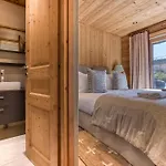 Lägenhet Au Bon Coin - Luxury Hidden Haven, Mont Blanc View, Hot Tub And Garden *