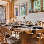 Au Bon Coin - Luxury Hidden Haven, Mont Blanc View, Hot Tub And Garden Lägenhet *
