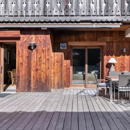 Апартаменты Au Bon Coin - Luxury Hidden Haven, Mont Blanc View, Hot Tub And Garden *