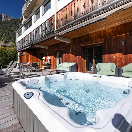 Au Bon Coin - Luxury Hidden Haven, Mont Blanc View, Hot Tub And Garden