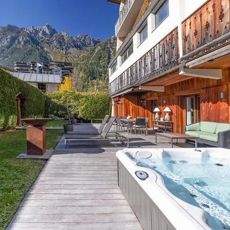 Lejlighed Au Bon Coin - Luxury Hidden Haven, Mont Blanc View, Hot Tub And Garden