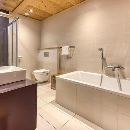 Lejlighed Au Bon Coin - Luxury Hidden Haven, Mont Blanc View, Hot Tub And Garden