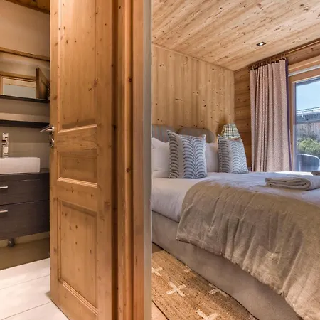 Lejlighed Au Bon Coin - Luxury Hidden Haven, Mont Blanc View, Hot Tub And Garden *