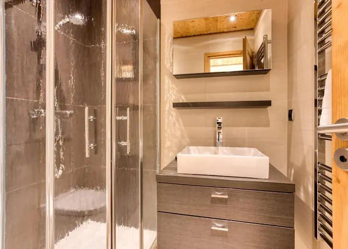 Appartement Au Bon Coin - Luxury Hidden Haven, Mont Blanc View, Hot Tub&garden Chamonix