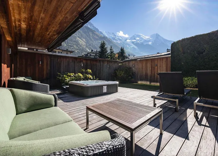 Апартаменты Au Bon Coin - Luxury Hidden Haven, Mont Blanc View, Hot Tub And Garden