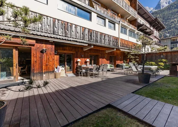 Appartement Au Bon Coin - Luxury Hidden Haven, Mont Blanc View, Hot Tub&garden Chamonix