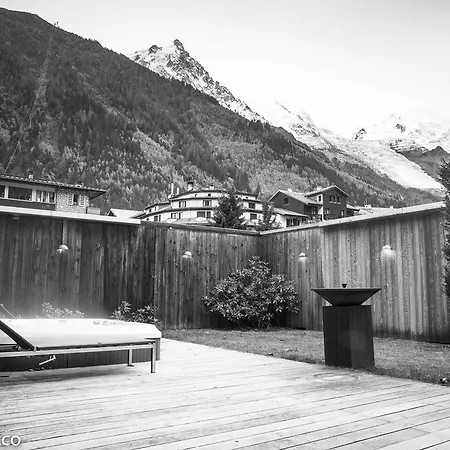 Apartment Au Bon Coin - Luxury Hidden Haven, Mont Blanc View, Hot Tub And Garden Chamonix