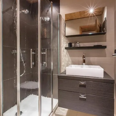 Au Bon Coin - Luxury Hidden Haven, Mont Blanc View, Hot Tub And Garden