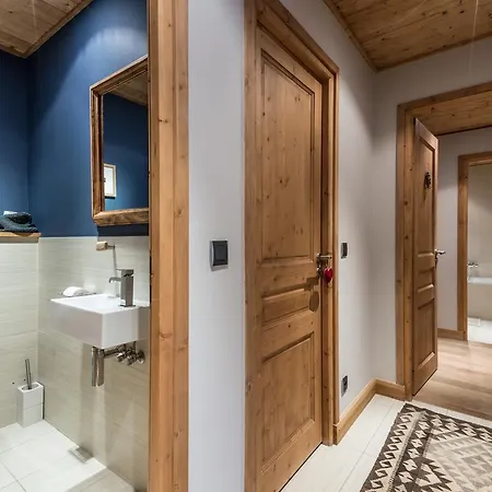 Au Bon Coin - Luxury Hidden Haven, Mont Blanc View, Hot Tub And Garden Chamonix