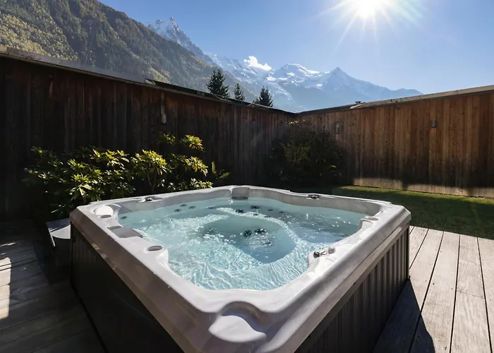 Au Bon Coin - Luxury Hidden Haven, Mont Blanc View, Hot Tub And Garden