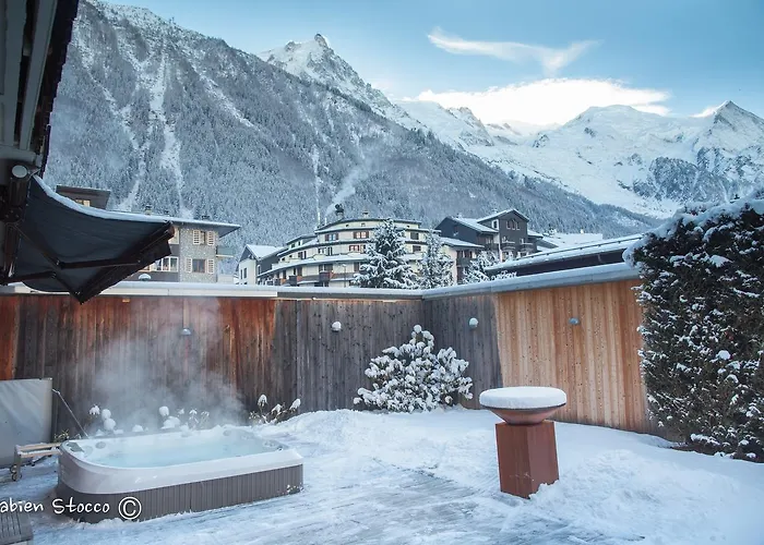 Au Bon Coin - Luxury Hidden Haven, Mont Blanc View, Hot Tub And Garden 霞慕尼